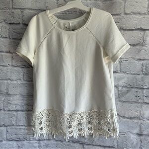 PREOWNED SATURDAY SUNDAY ANTHROPOLOGIE LACE HEM SHORT SLEEVE SHIRT SMALL S WHITE